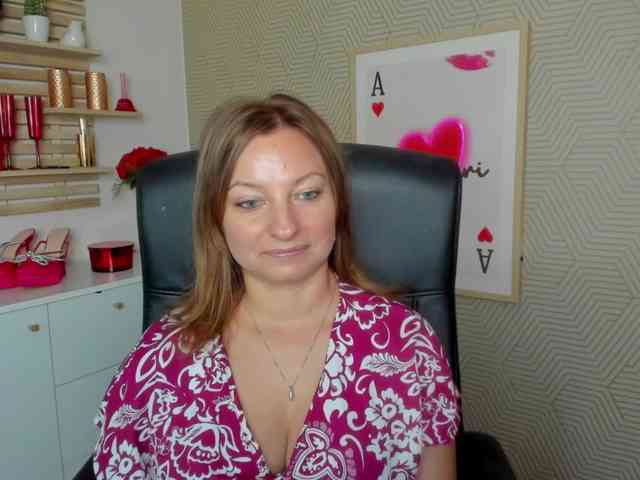 angelaLove13 webcam