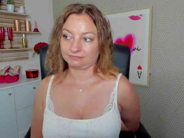angelaLove13 webcam