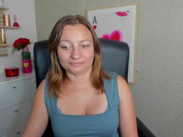 angelaLove13 webcam