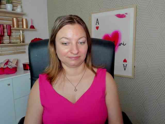 angelaLove13 webcam