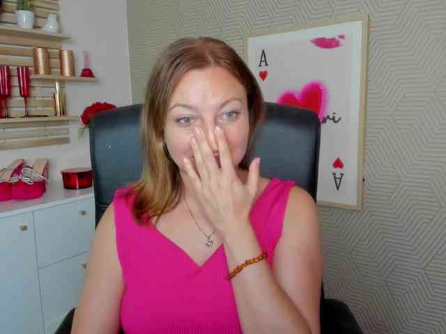 angelaLove13 webcam