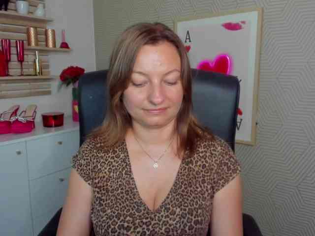 angelaLove13 webcam
