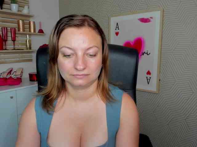 angelaLove13 webcam