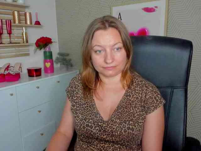 Model: angelaLove13