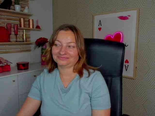 angelaLove13 webcam
