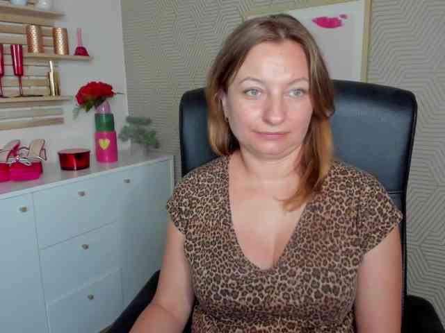 angelaLove13 webcam