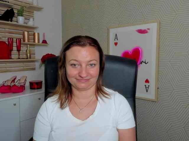 angelaLove13 webcam