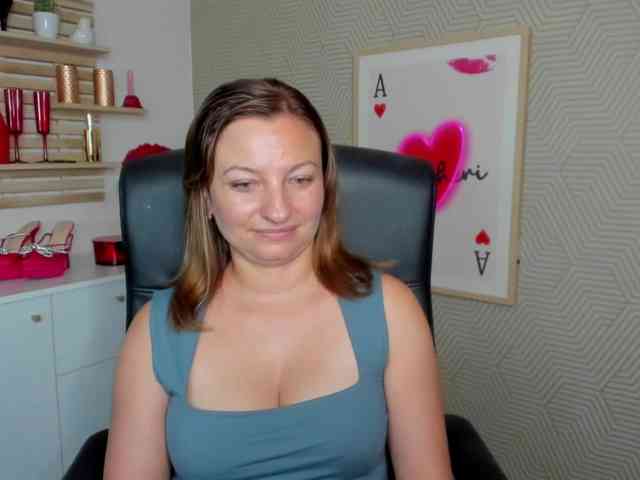 angelaLove13 webcam