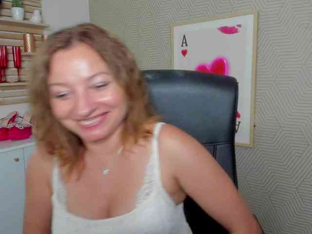 angelaLove13 webcam