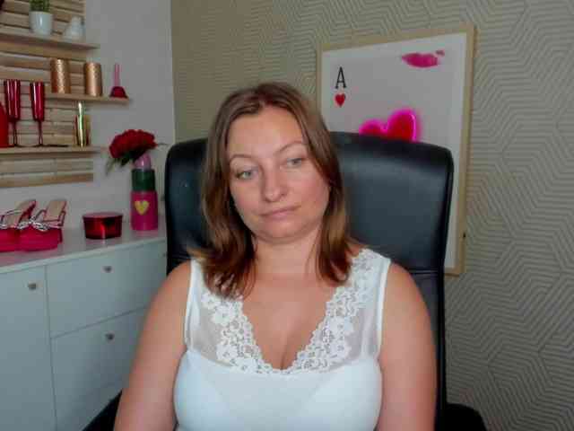 angelaLove13 webcam