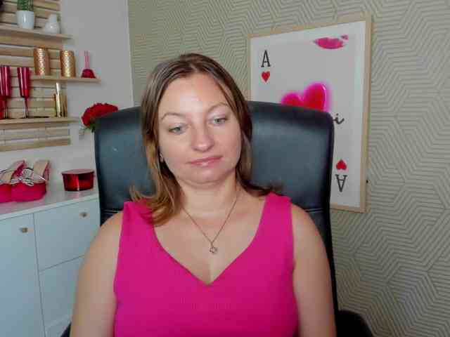 angelaLove13 webcam