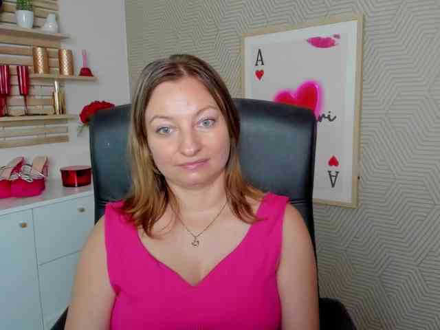 angelaLove13 webcam