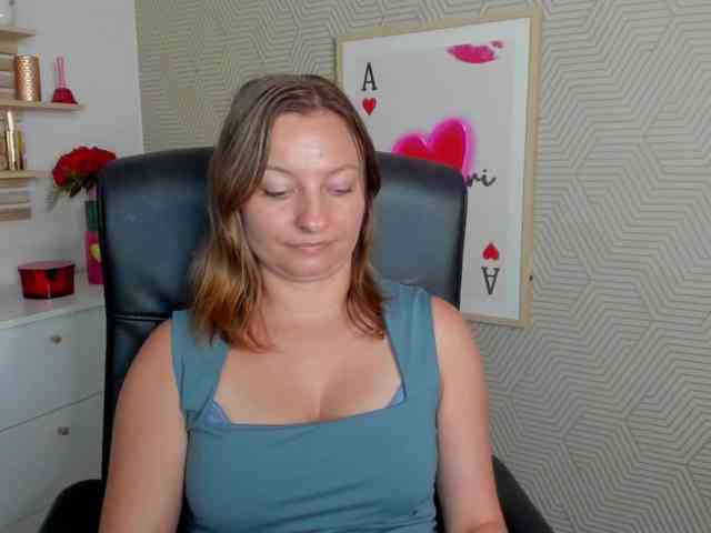 angelaLove13 webcam