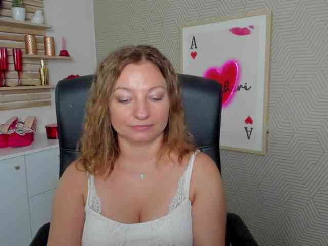 angelaLove13 webcam