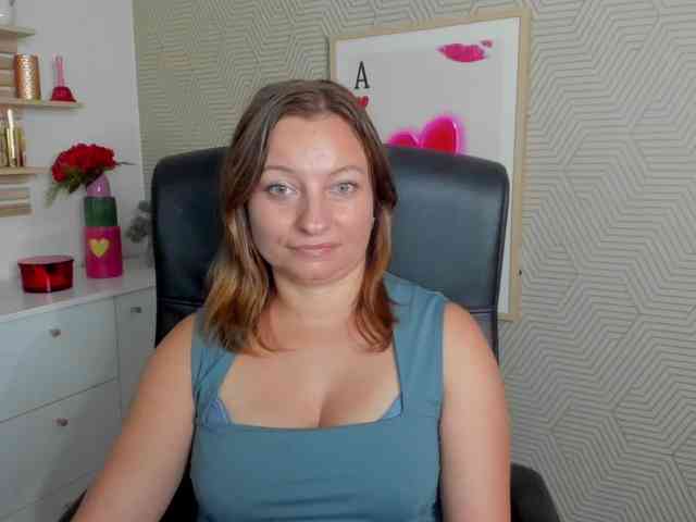 angelaLove13 webcam