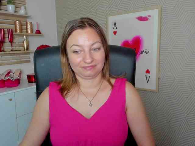 angelaLove13 webcam