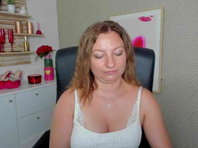 angelaLove13 webcam