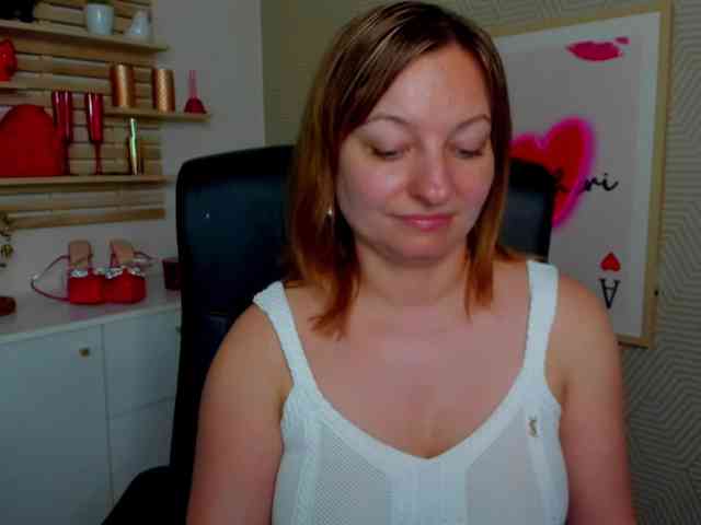 angelaLove13 webcam
