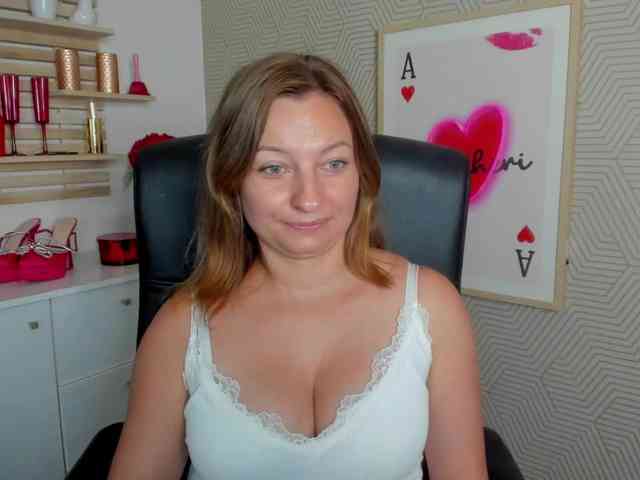 angelaLove13 webcam