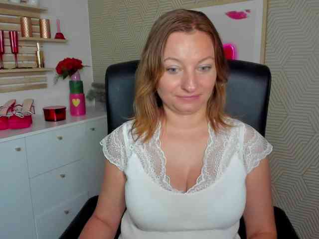 angelaLove13 webcam