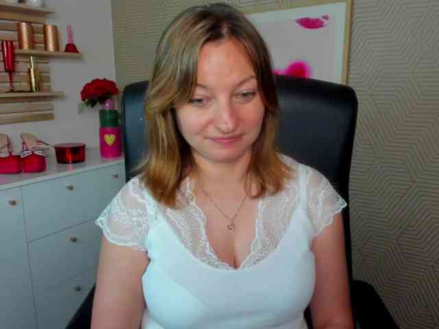 angelaLove13 webcam