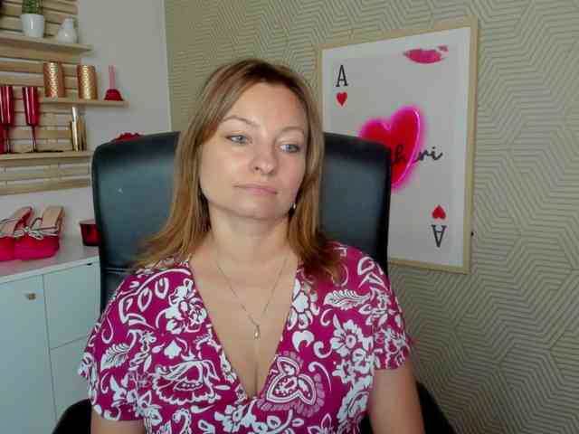 angelaLove13 webcam