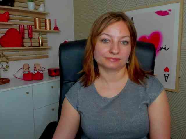 angelaLove13 webcam
