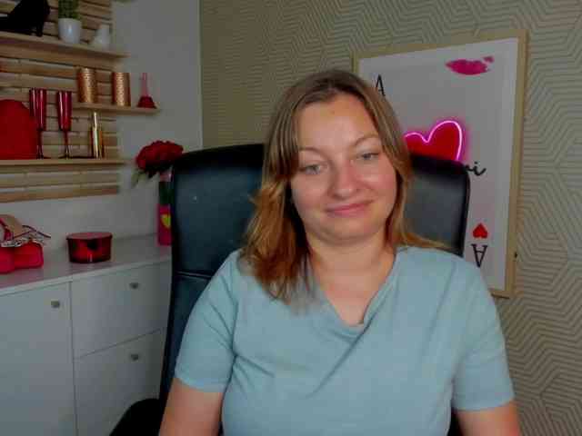 angelaLove13 webcam