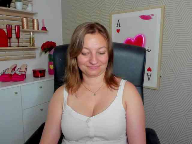 angelaLove13 webcam