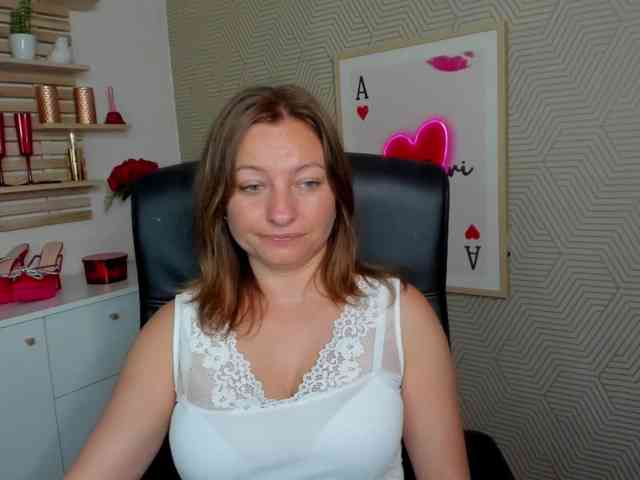 angelaLove13 webcam