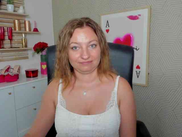 Model: angelaLove13
