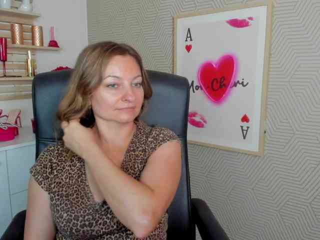 angelaLove13 webcam