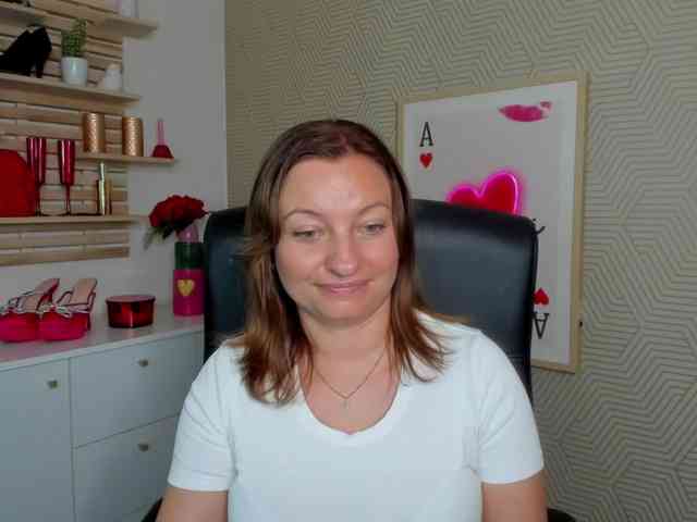 angelaLove13 webcam