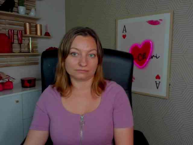 angelaLove13 webcam