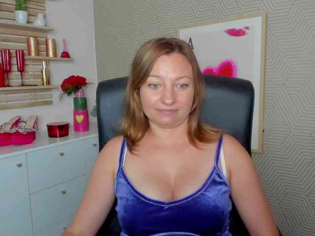 Model: angelaLove13