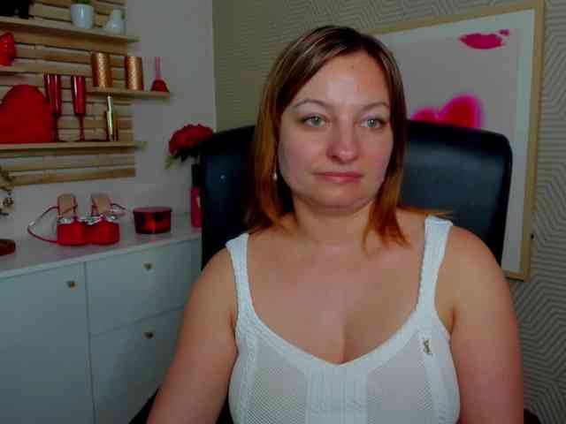 angelaLove13 webcam