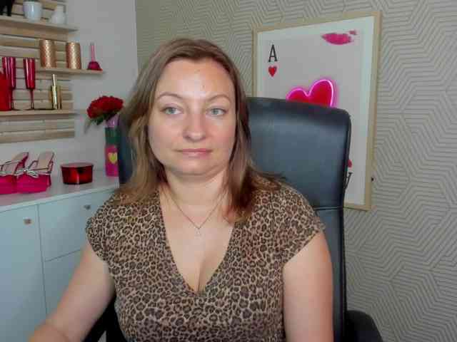 angelaLove13 webcam