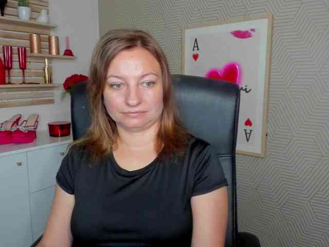 angelaLove13 webcam