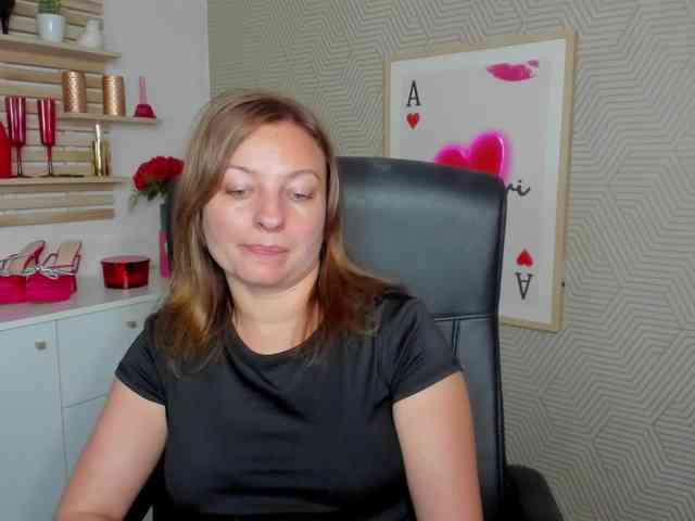 angelaLove13 webcam