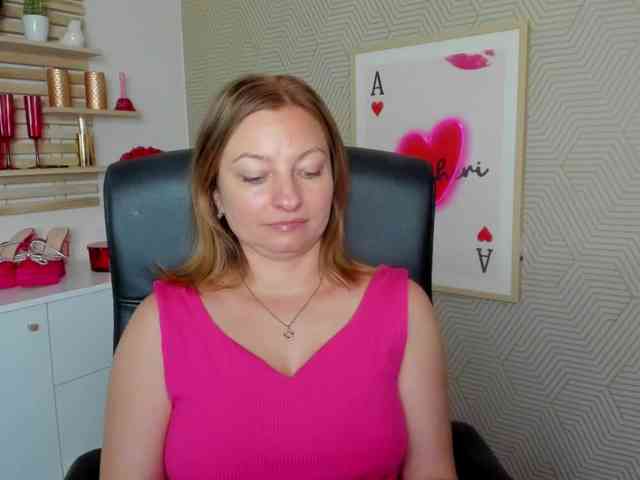 angelaLove13 webcam