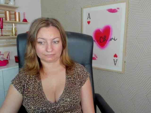 angelaLove13 webcam
