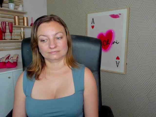 angelaLove13 webcam