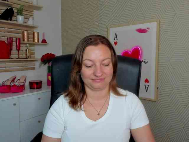 angelaLove13 webcam