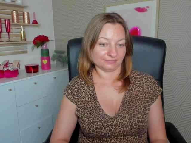 angelaLove13 webcam