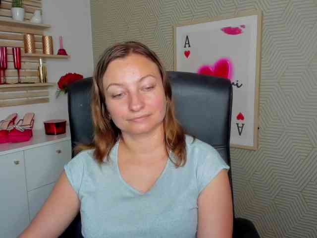 angelaLove13 webcam