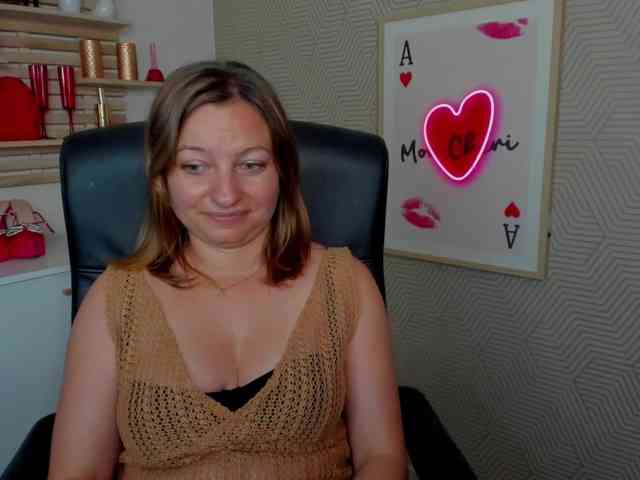 angelaLove13 webcam