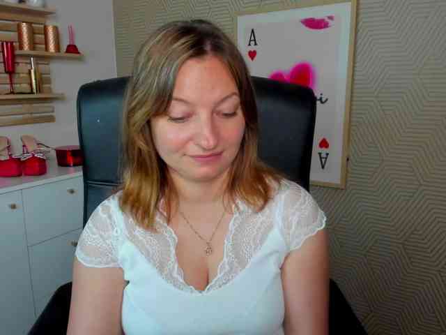 angelaLove13 webcam