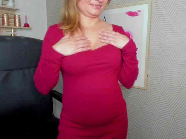 angelaLove13 webcam