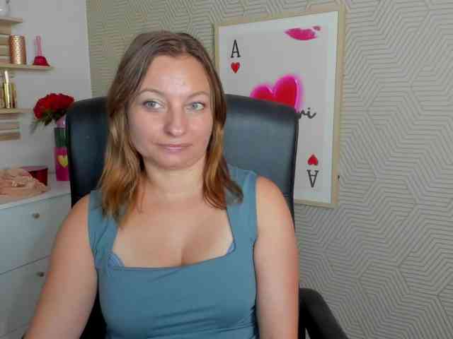 angelaLove13 webcam