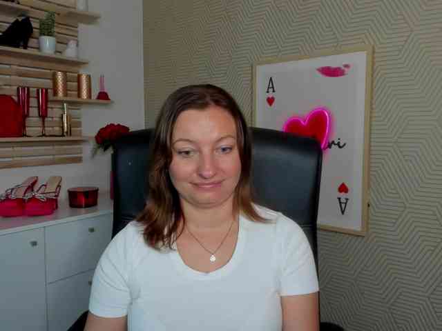 angelaLove13 webcam